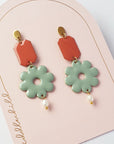 DEBUTANT EARRINGS