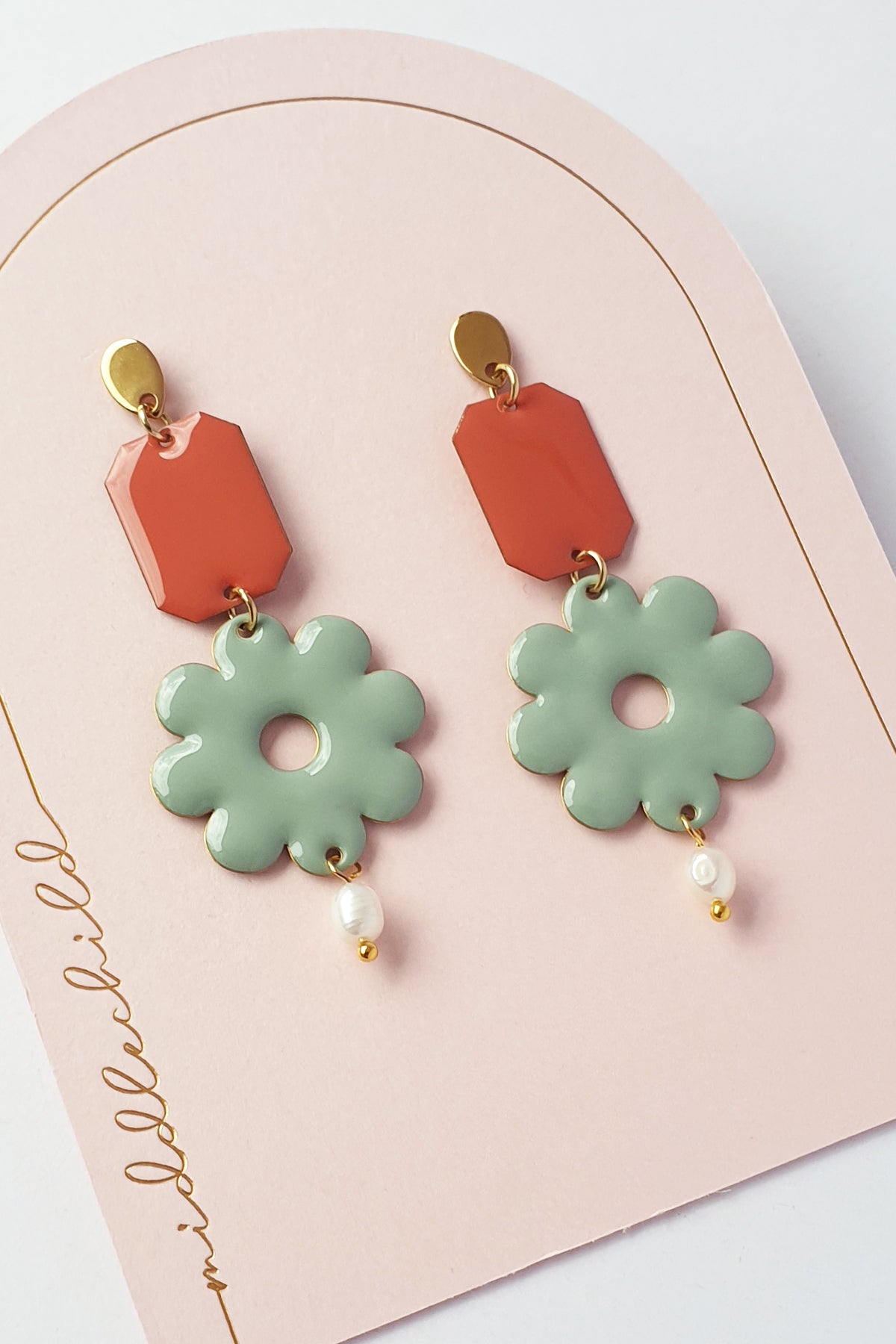 DEBUTANT EARRINGS