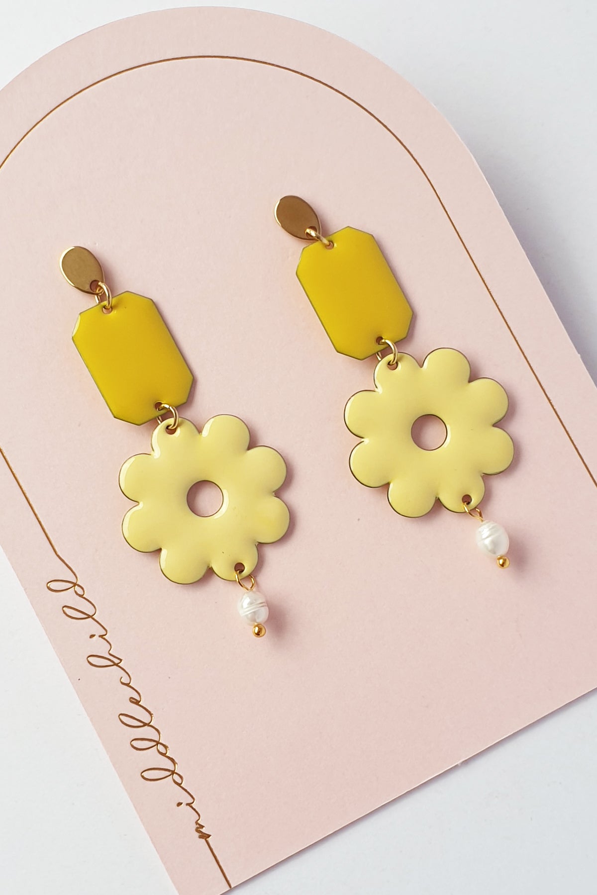 DEBUTANT EARRINGS