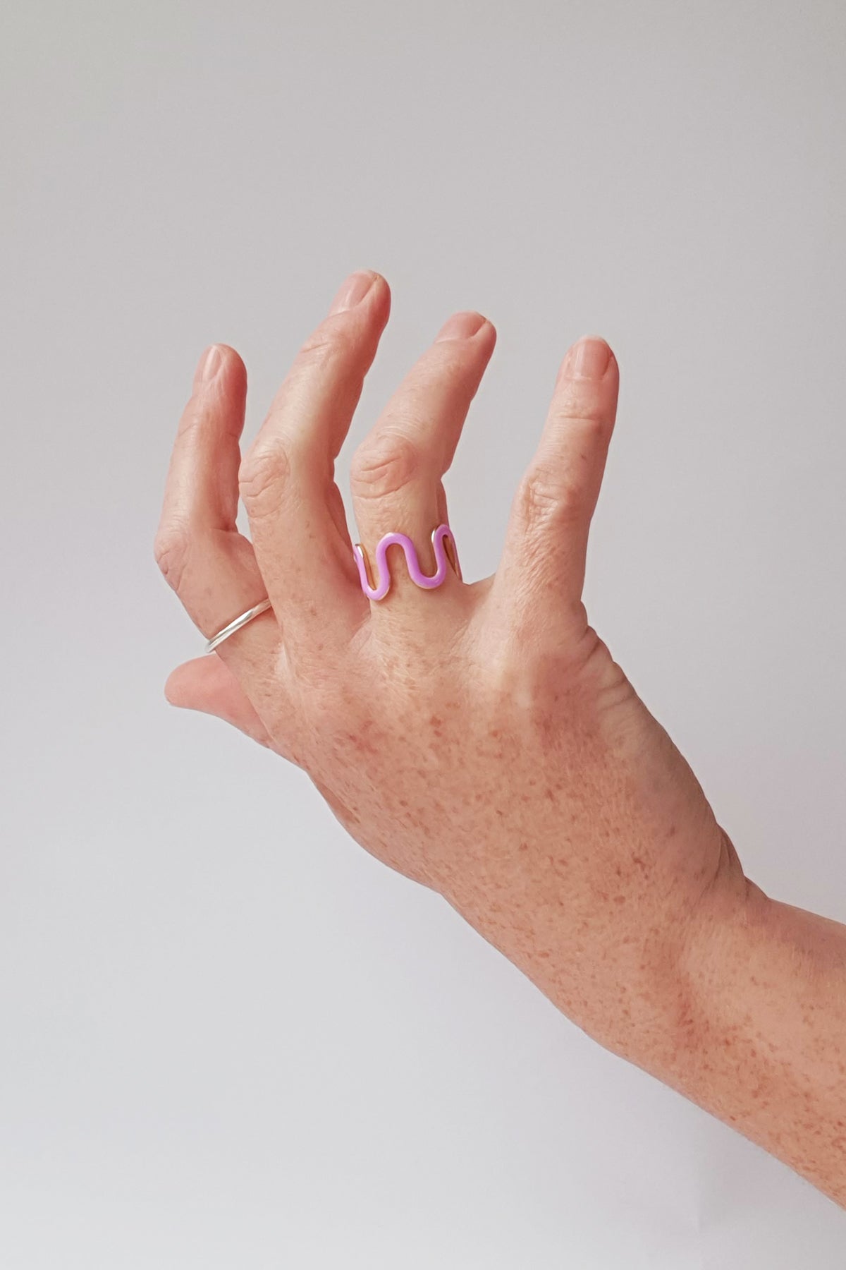WANDER RING