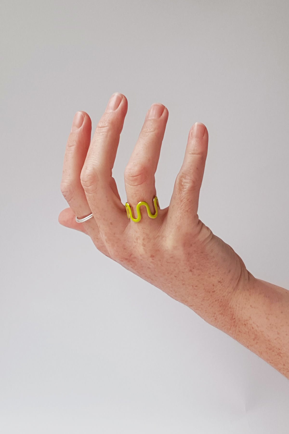 WANDER RING